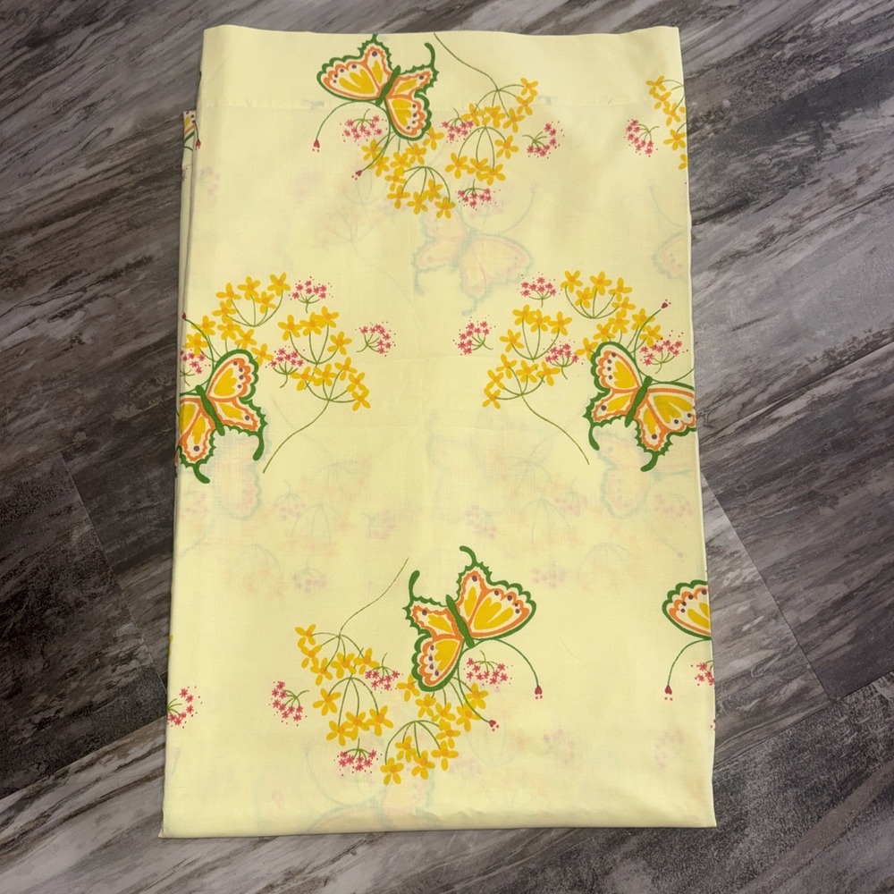 Vintage Tastemaker 1975 Butterfly Floral Yellow Twin Flat Sheet Butterflies EUC